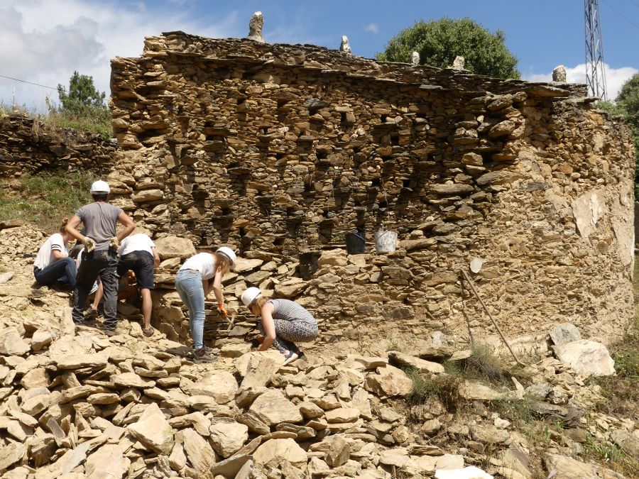 Hands on - Volunteering teams for Rural and Natural Heritage